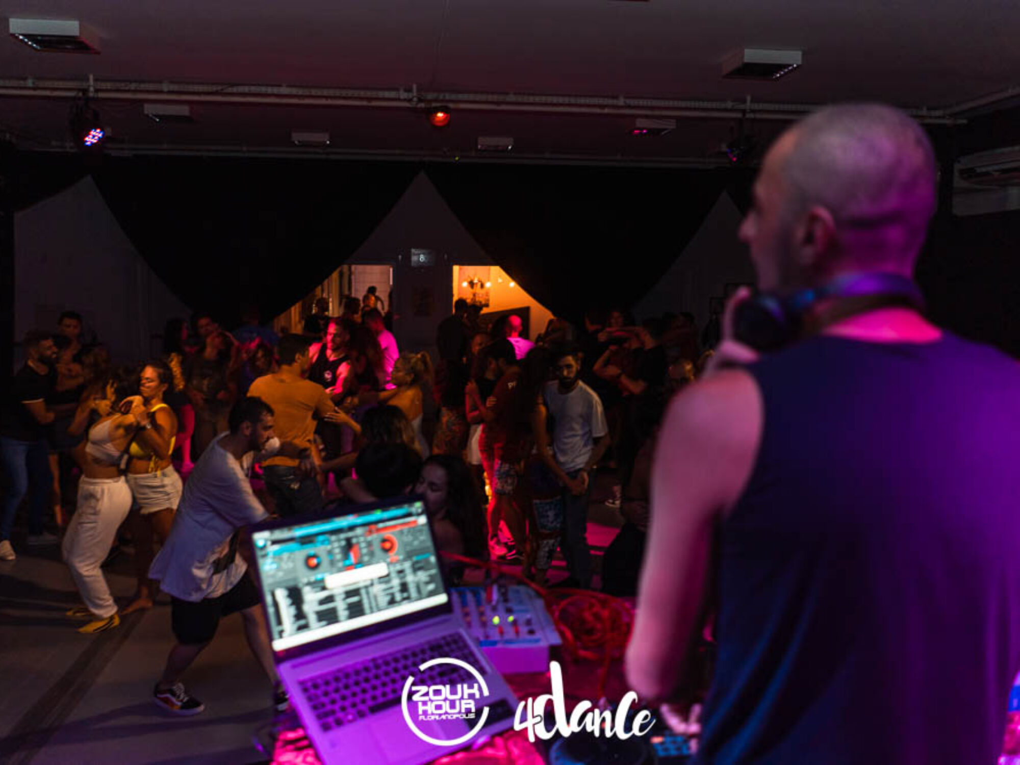 Dicas para atuar como DJ na dança de salão