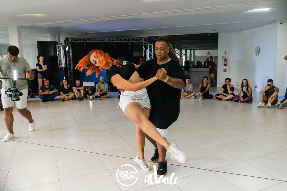 No momento, você está visualizando Existe certo e errado na dança?