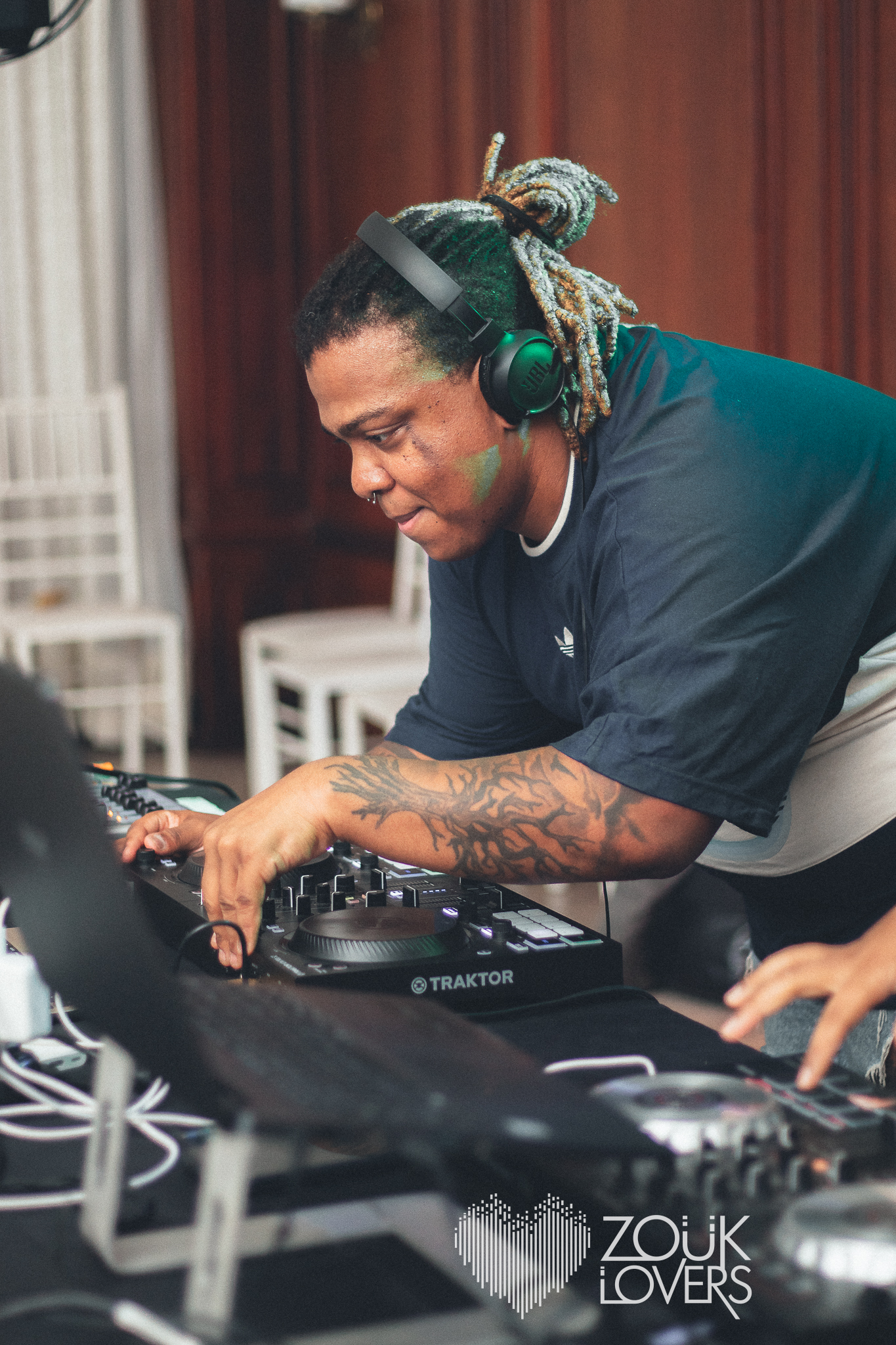 No momento, você está visualizando DJs: criadores de memórias e afetos na pista de dança